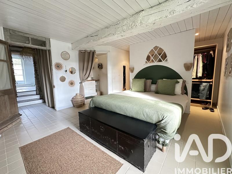 Maison - 256 m² - 10 pièces