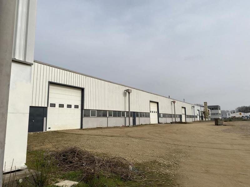 Entrepôt - 10 000 m²