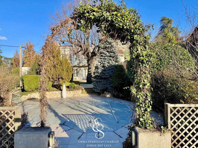 Villa - 230 m² - 11 pièces