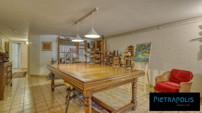 Maison - 201 m² - 6 pièces