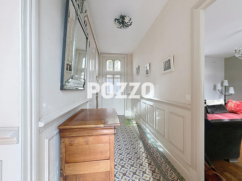 Maison - 190 m² - 8 pièces