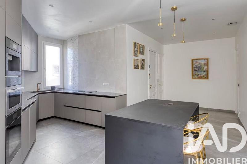 Appartement - 201 m² - 6 pièces