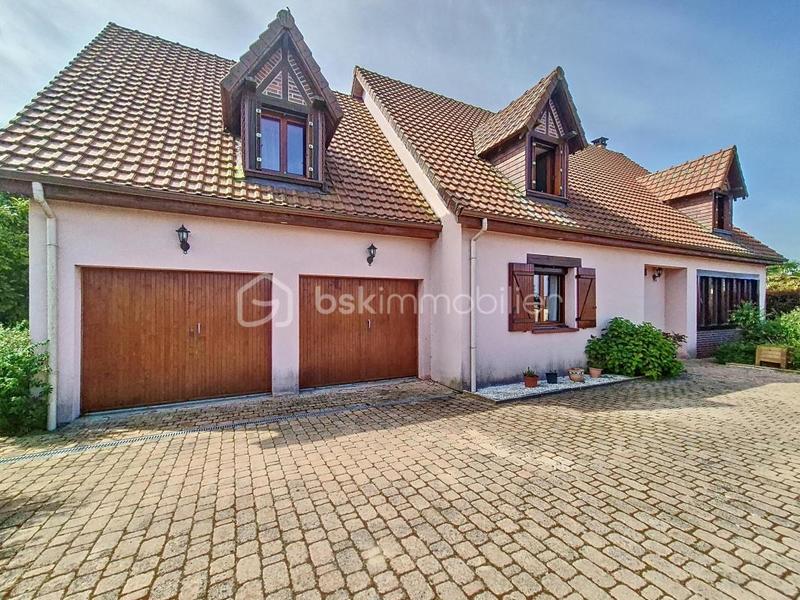 Maison traditionnelle - 195 m² - 9 pièces