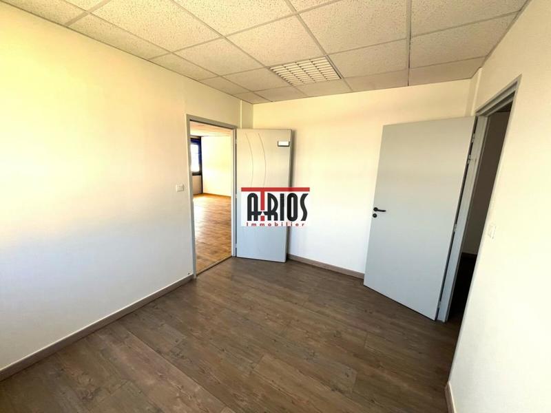 Bureau - 230 m²