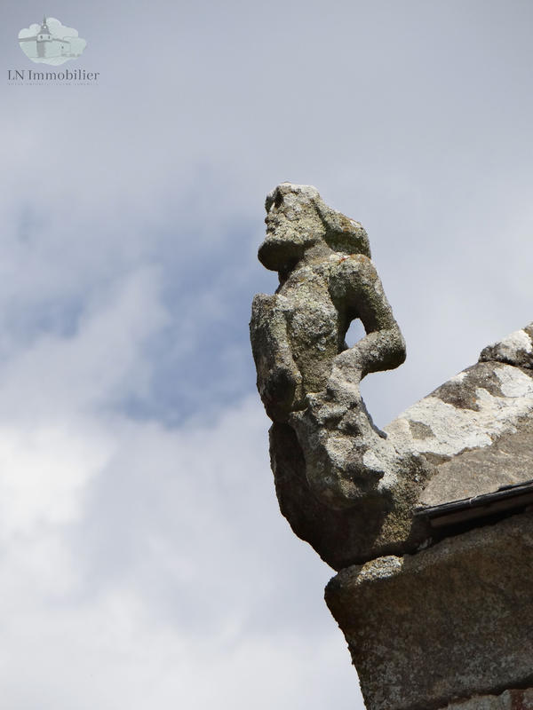 Propriété - 250 m² - 8 pièces