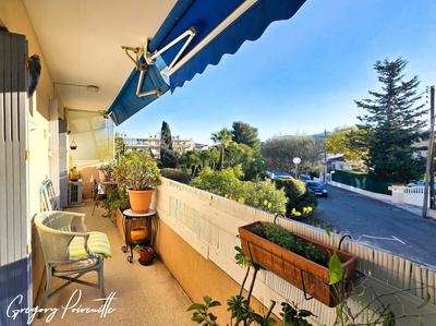 Appartement - 65 m² - 4 pièces