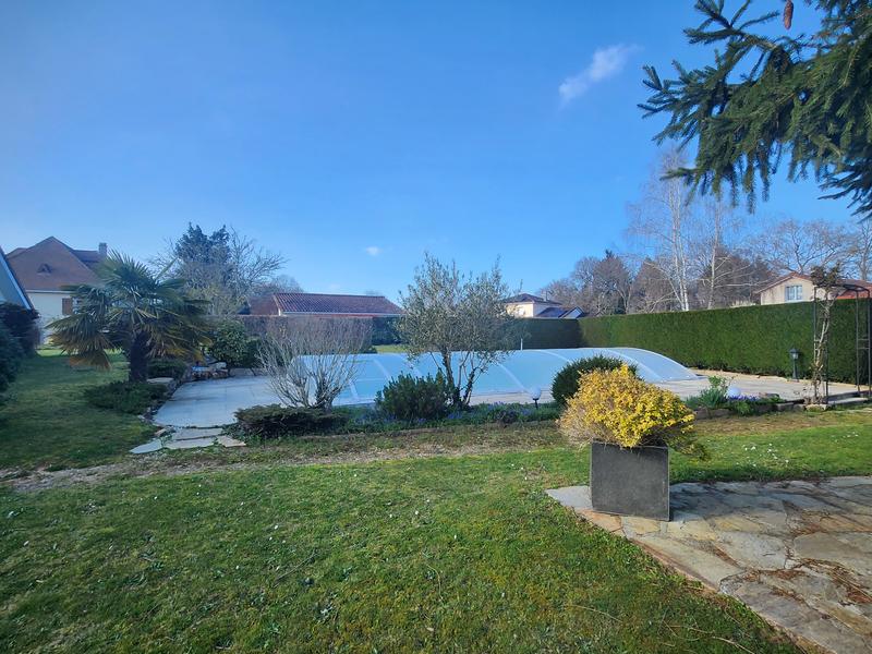 Maison - 175 m² - 9 pièces