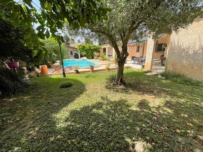 Maison - 202 m² - 8 pièces