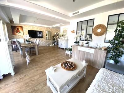 Appartement - 70 m² - 2 pièces