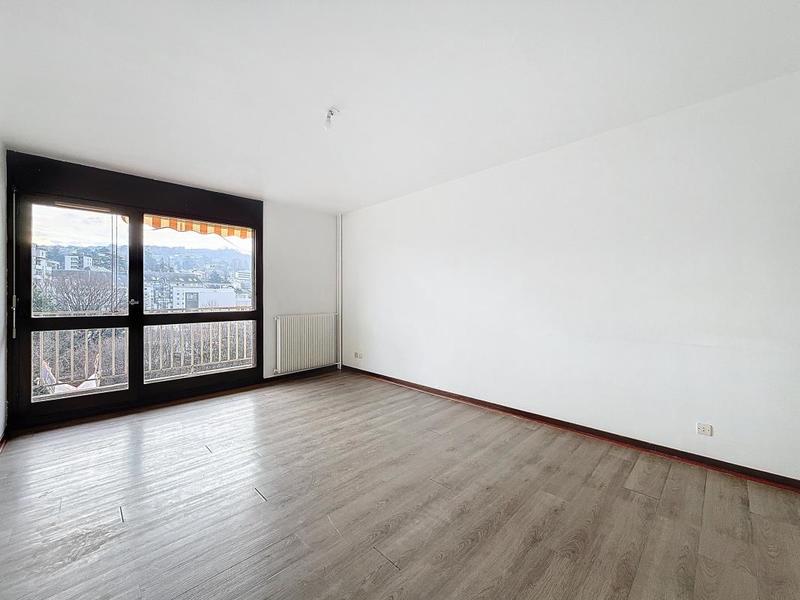 Appartement - 94 m² - 5 pièces