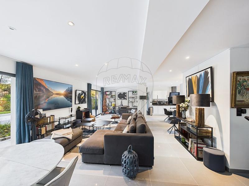 Maison - 185 m² - 7 pièces