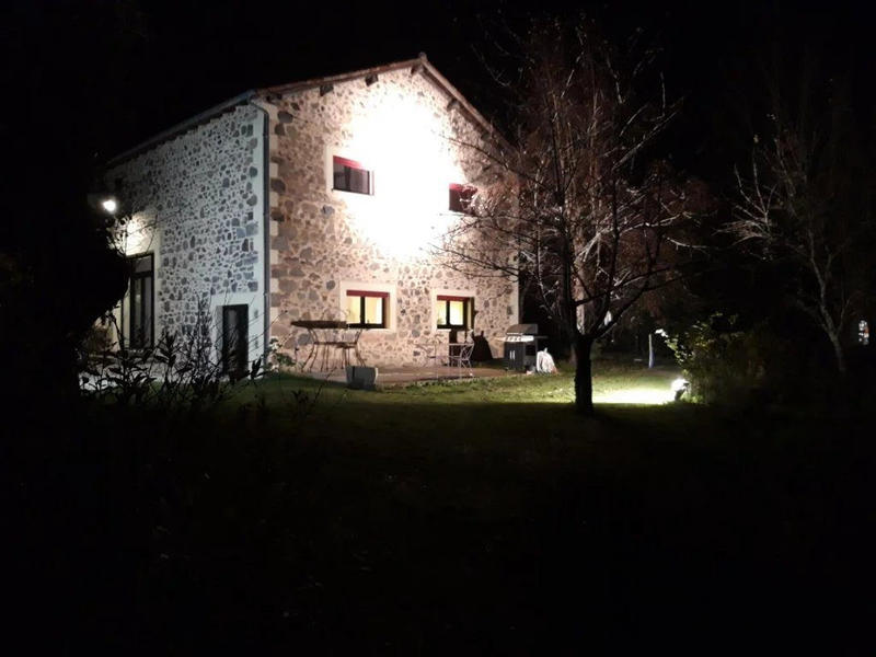 Maison traditionnelle - 219 m² - 9 pièces