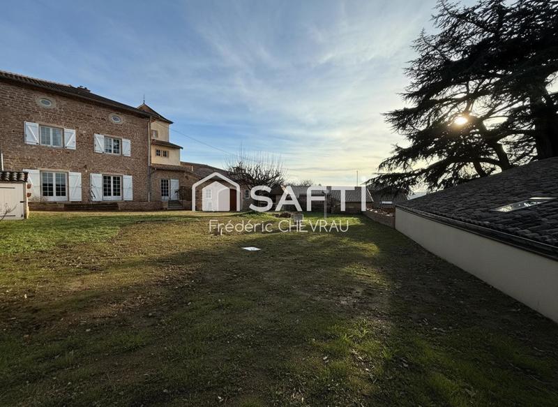 Maison - 261 m² - 7 pièces