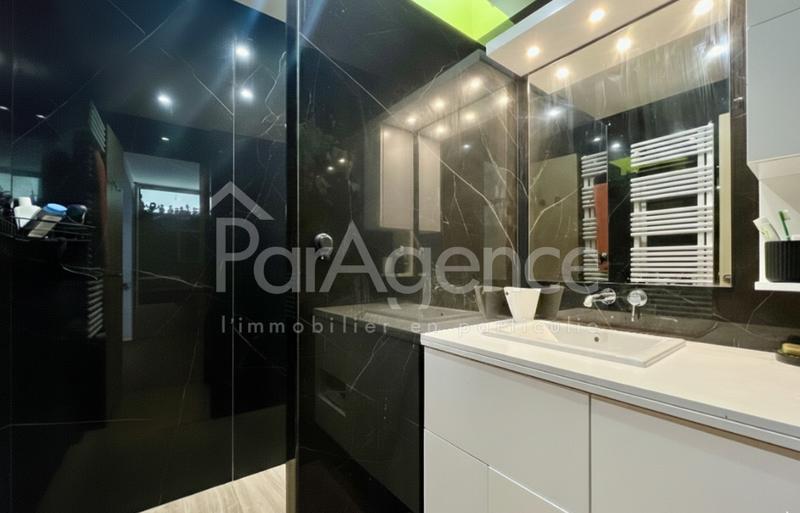 Appartement - 84 m² - 3 pièces