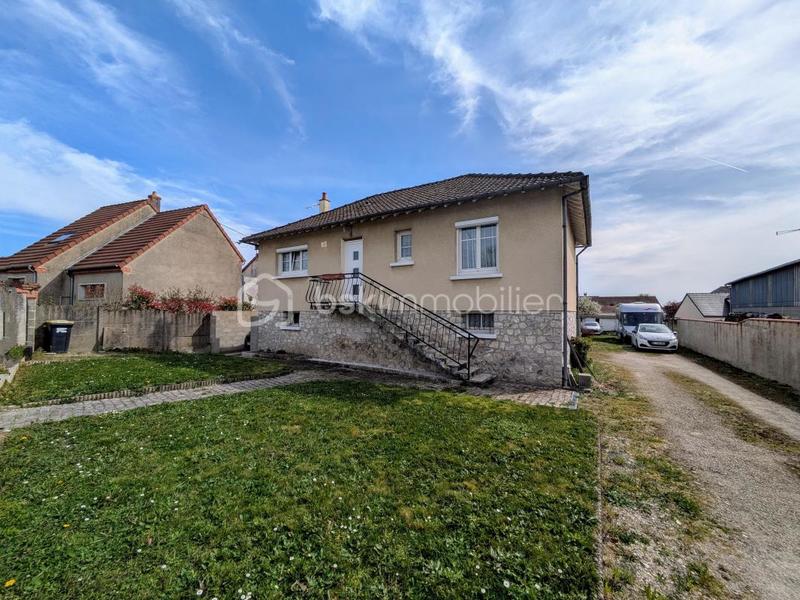 Maison traditionnelle - 96 m² - 6 pièces