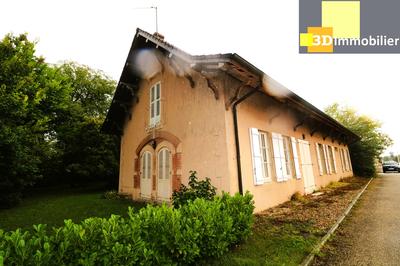 Maison - 233 m² - 8 pièces