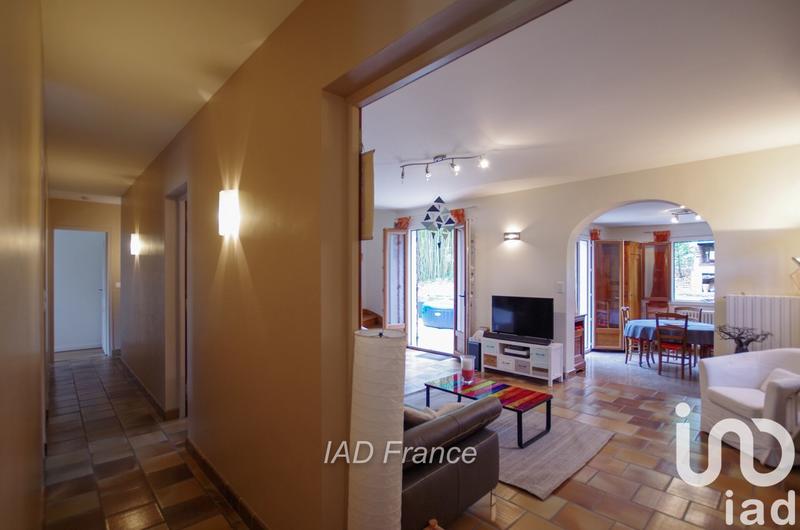 Maison - 180 m² - 8 pièces
