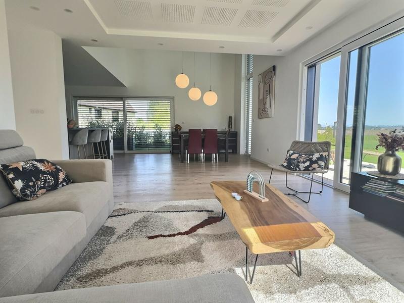 Maison - 140 m² - 6 pièces