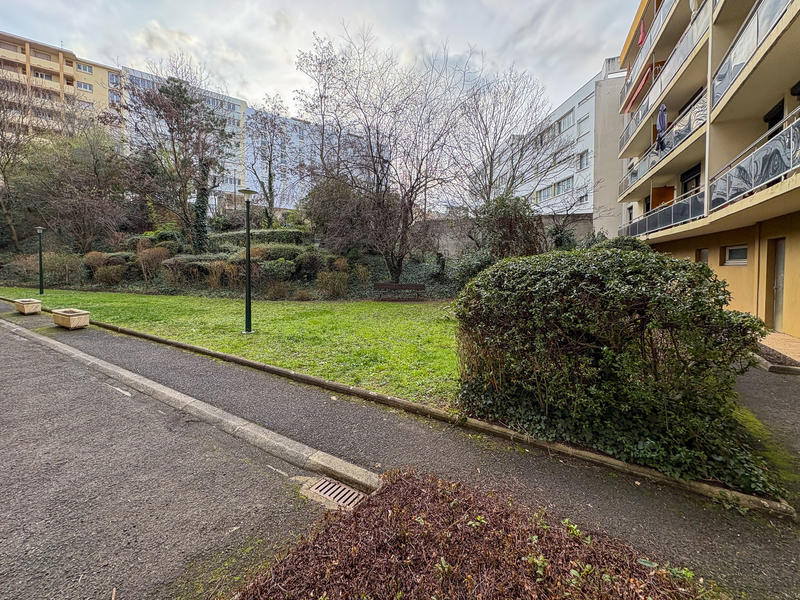 Appartement - 99 m² - 5 pièces