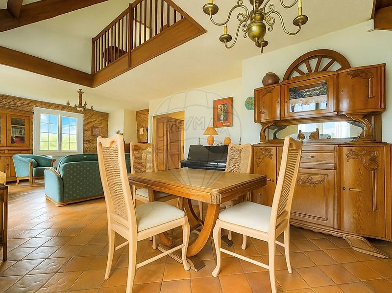 Maison - 93 m² - 6 pièces