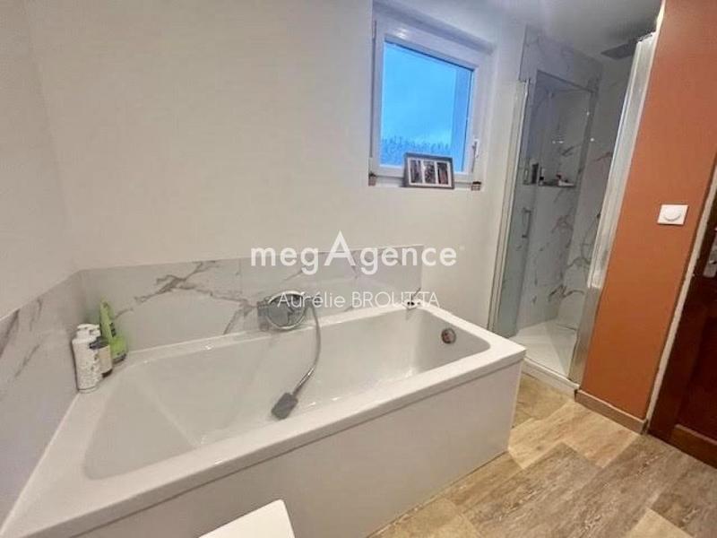 Maison - 128 m² - 4 pièces