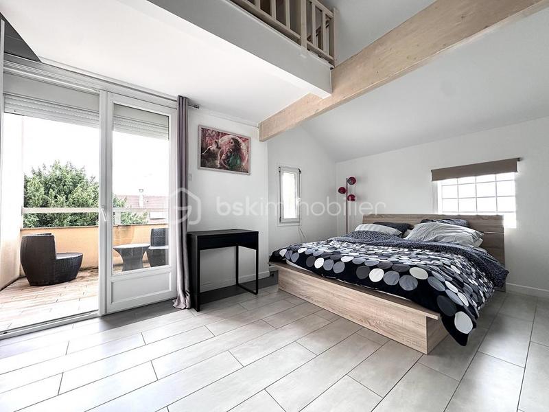 Maison - 265 m² - 8 pièces