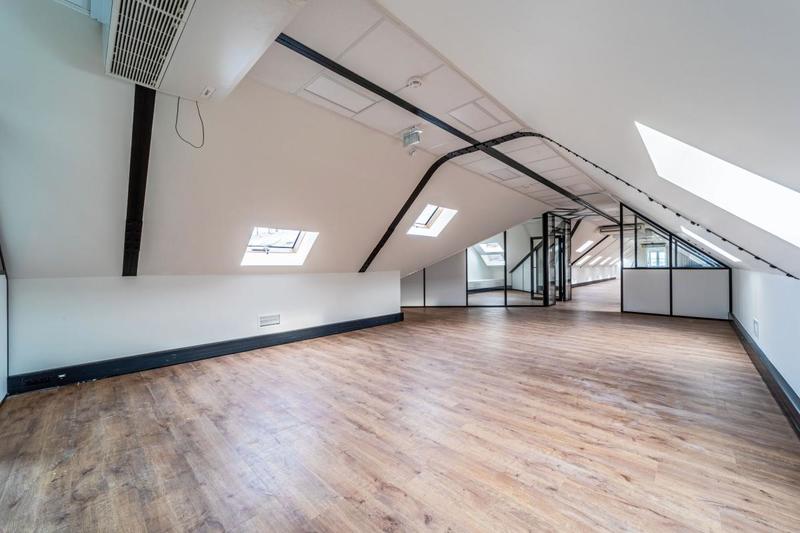 Bureau - 358 m² - 2 pièces
