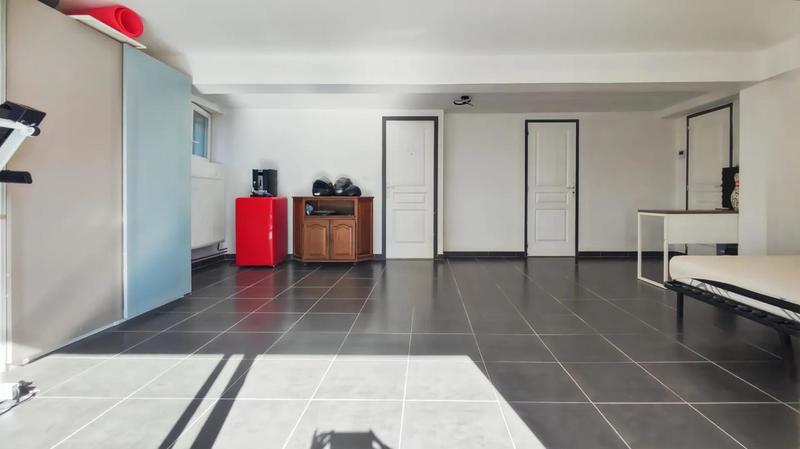 Maison - 195 m² - 7 pièces