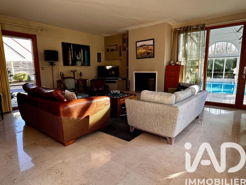 Maison - 388 m² - 10 pièces