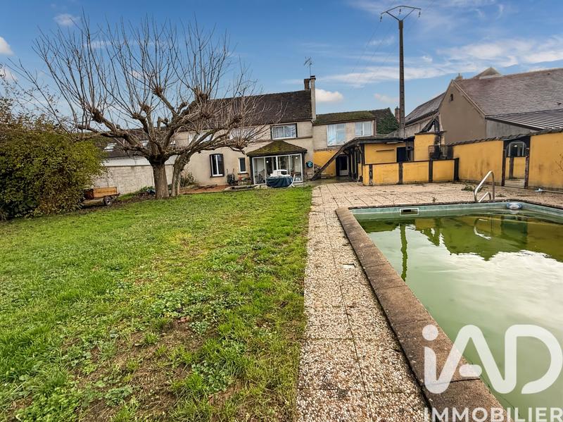 Maison - 216 m² - 7 pièces