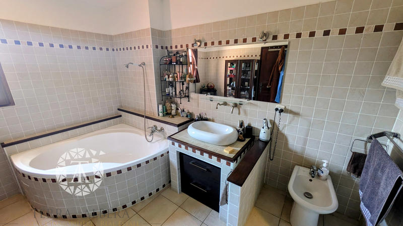 Villa - 212 m² - 8 pièces