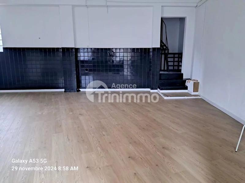 Local commercial - 198 m²