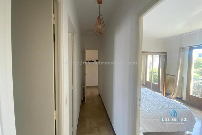 Maison traditionnelle - 254 m² - 11 pièces