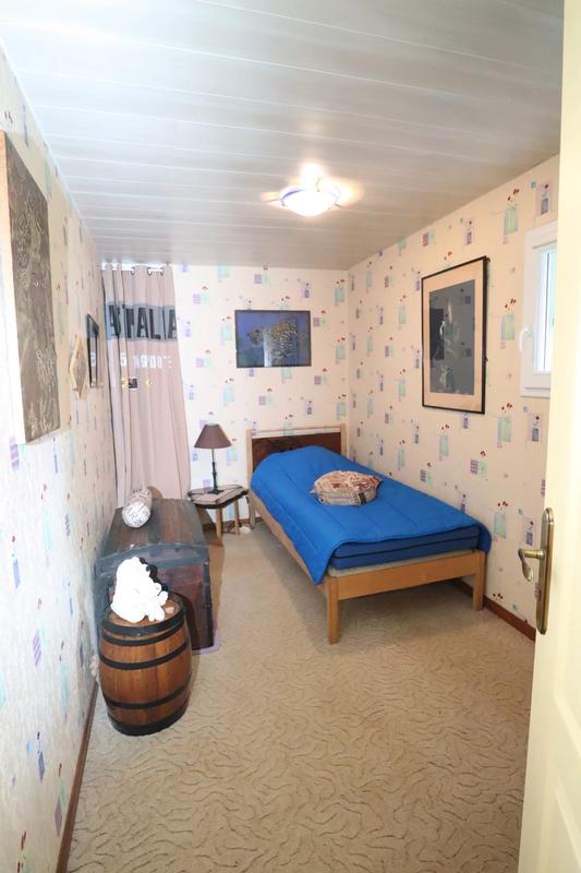 Maison - 240 m² - 12 pièces