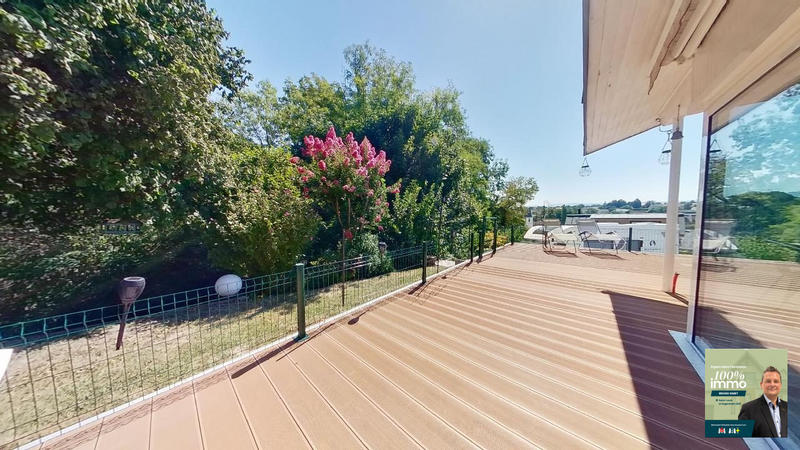 Maison - 240 m² - 5 pièces