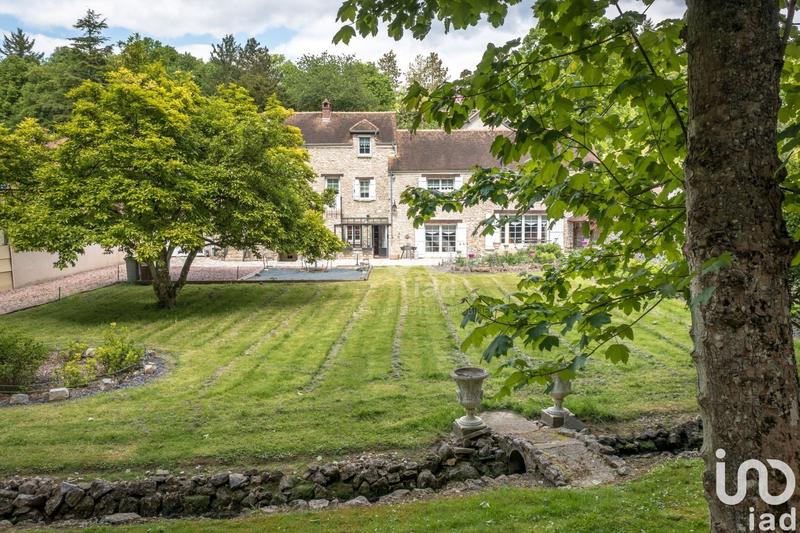 Maison - 185 m² - 8 pièces