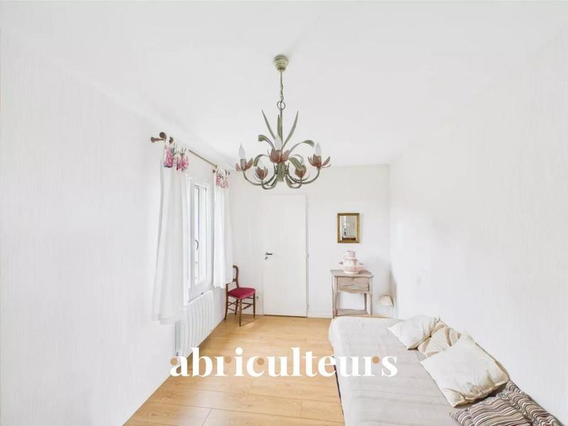 Maison - 242 m² - 8 pièces