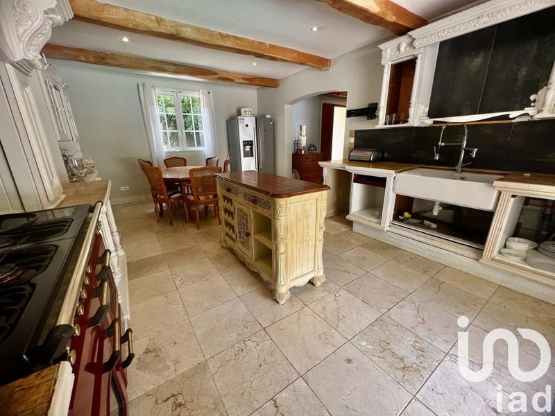 Maison - 220 m² - 9 pièces