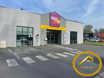 Local commercial - 608 m²