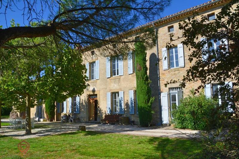 Maison de maîtres - 495 m² - 9 pièces