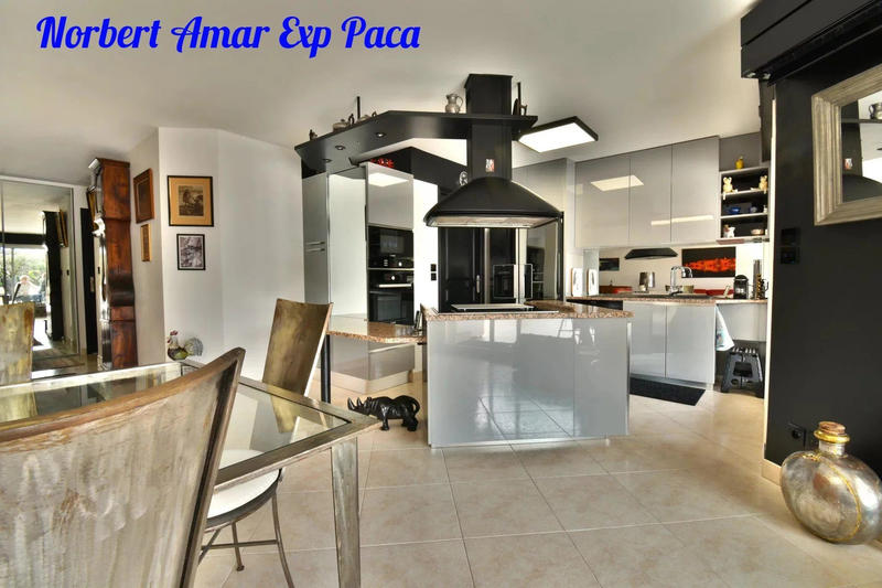 Appartement - 100 m² - 5 pièces