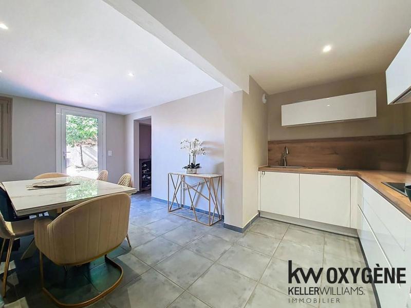 Maison - 195 m² - 7 pièces