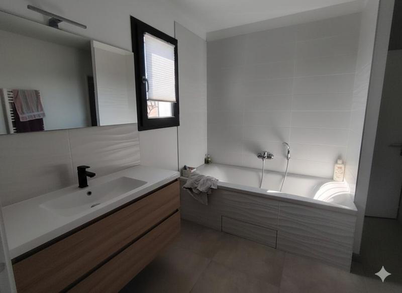 Maison - 180 m² - 7 pièces