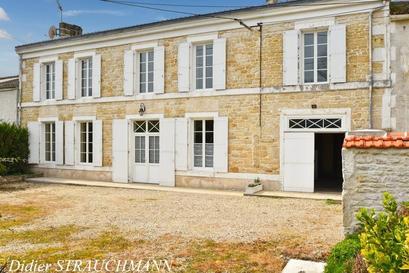 Maison - 195 m² - 4 pièces