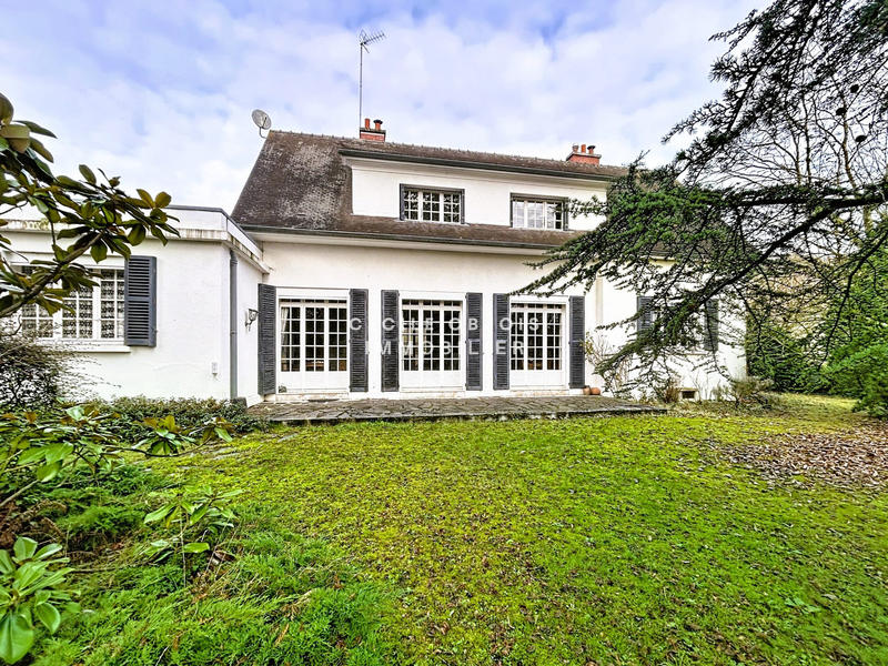 Maison - 201 m² - 7 pièces