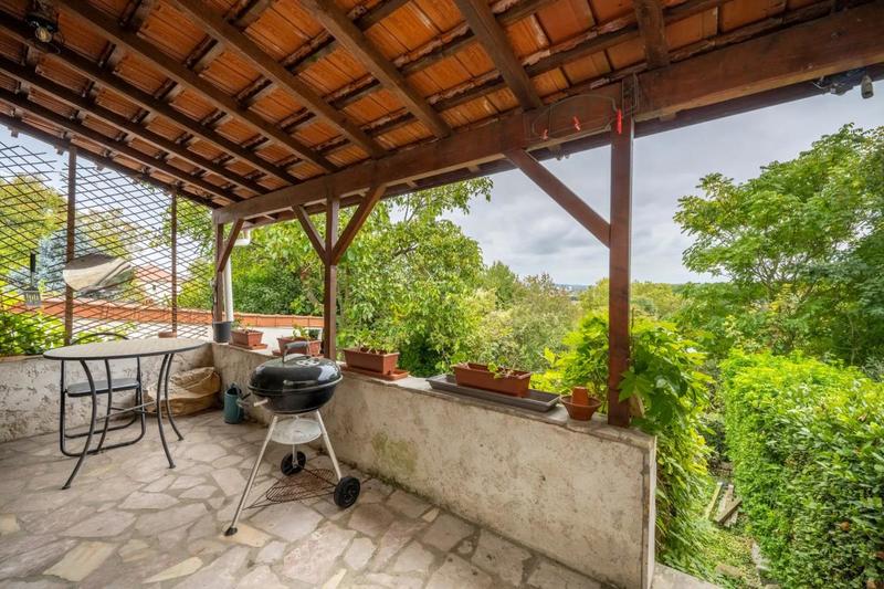 Maison - 140 m² - 5 pièces