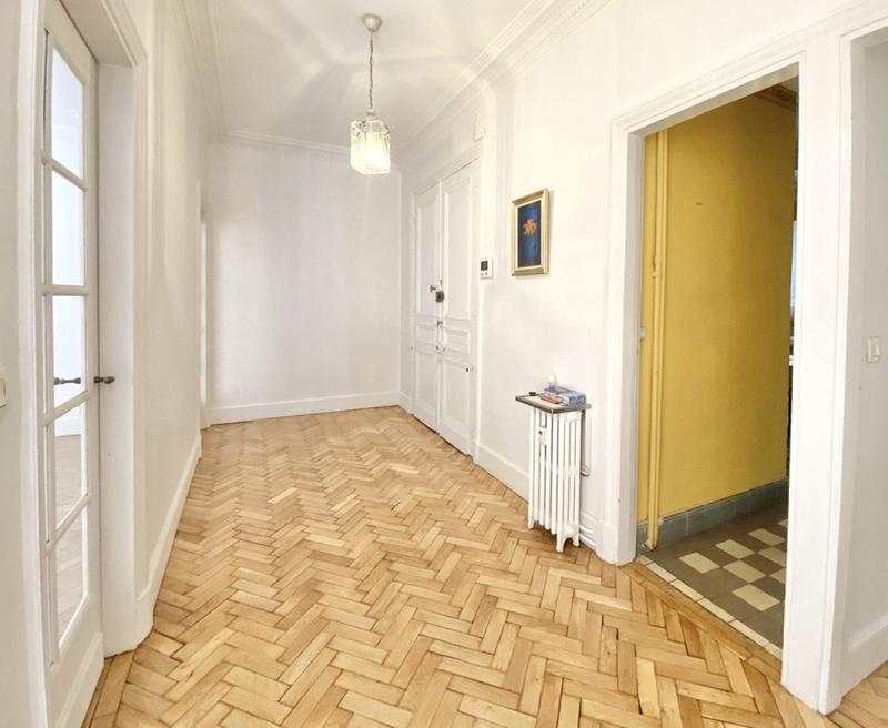 Appartement - 196 m² - 6 pièces