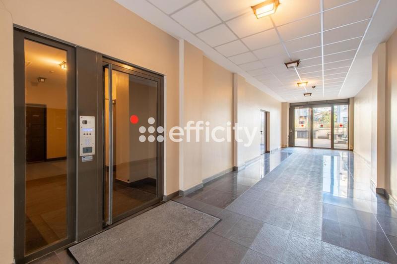 Loft - 90 m² - 3 pièces