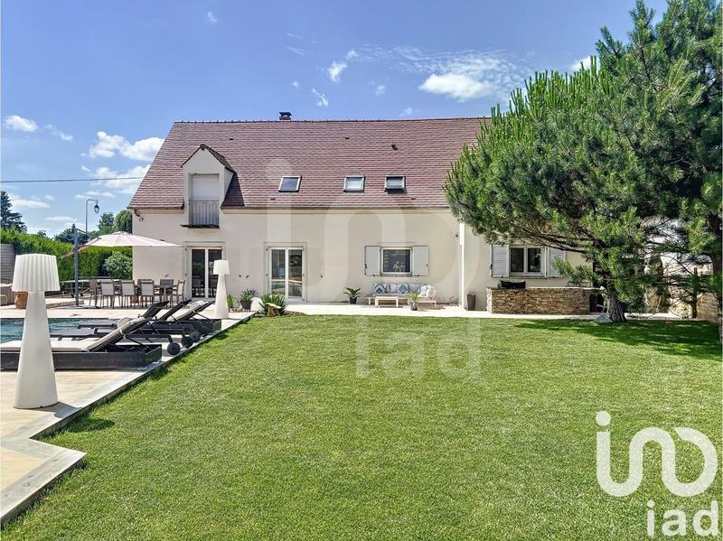 Maison - 256 m² - 9 pièces