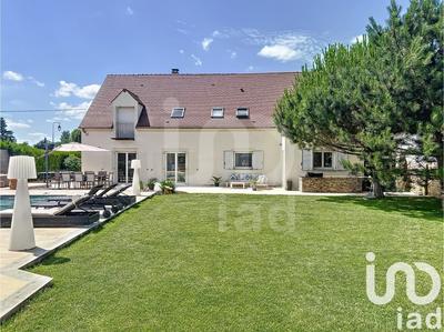 Maison - 256 m² - 9 pièces